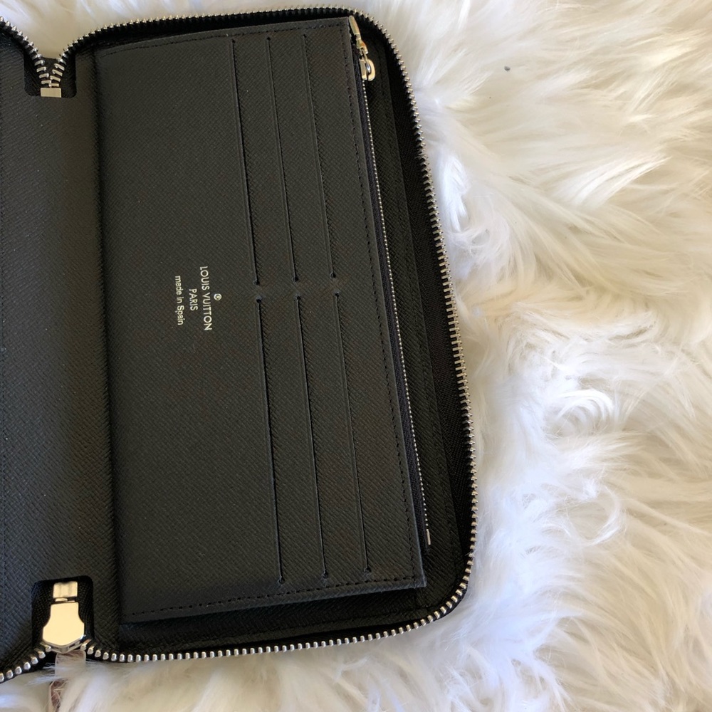 Black Epi wallet organizer - Picture 4 of 8